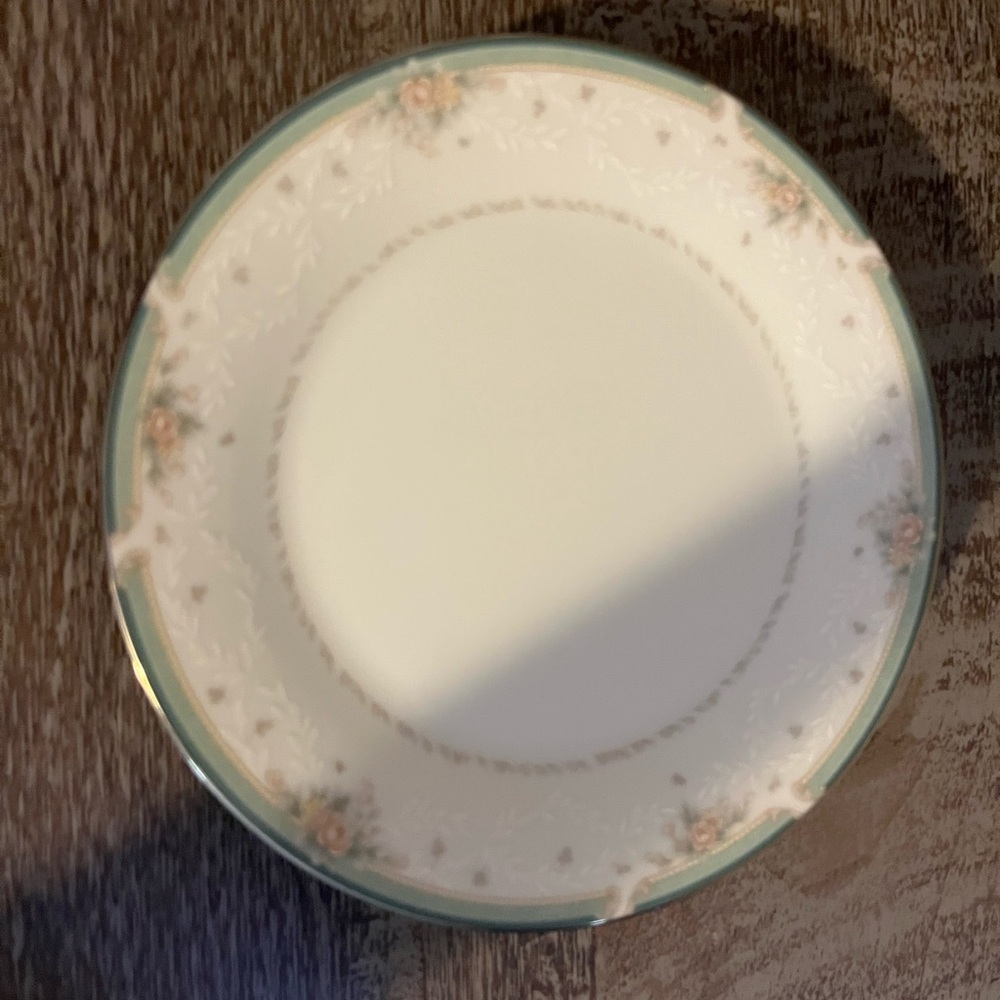 Noritake Greenbrier Porcelain Floral Bread Plates White Green Set of Four